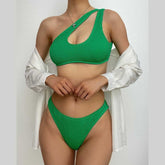 Traje de baño bikini irregular con textura de un solo hombro